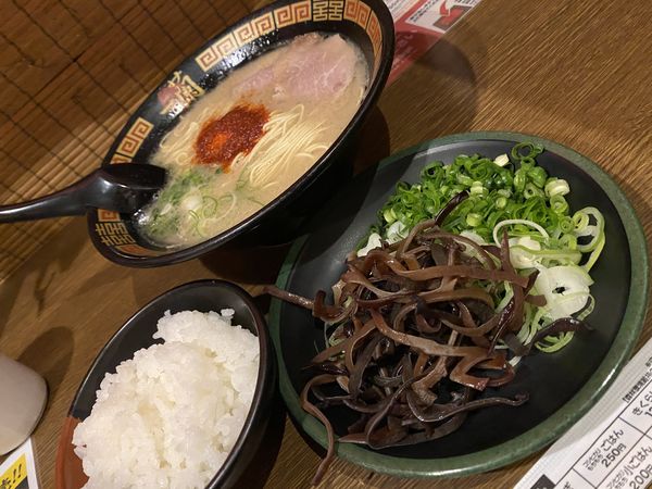 「ラーメン🍜(追加ねぎ･きくらげ･オスカランの酸味･小ごはん)」@一蘭 六本木店の写真