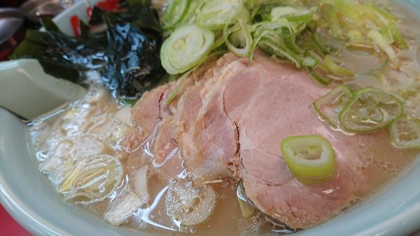 「ホタテ塩とんこつラーメン」@ラーメン山岡家 鶴ヶ島店の写真