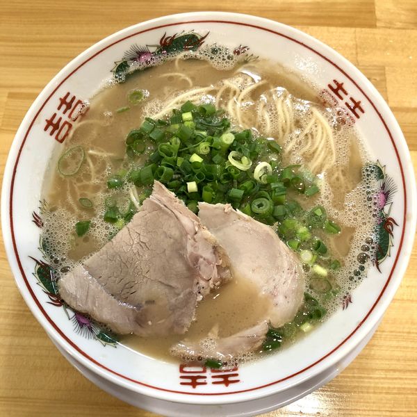 「豚骨らーめん￥600＋替玉￥100×2」@てっちゃんの写真