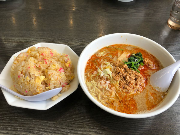 「坦々麺 + ギョーザ + チャーハン」@東京亭 昭島店の写真