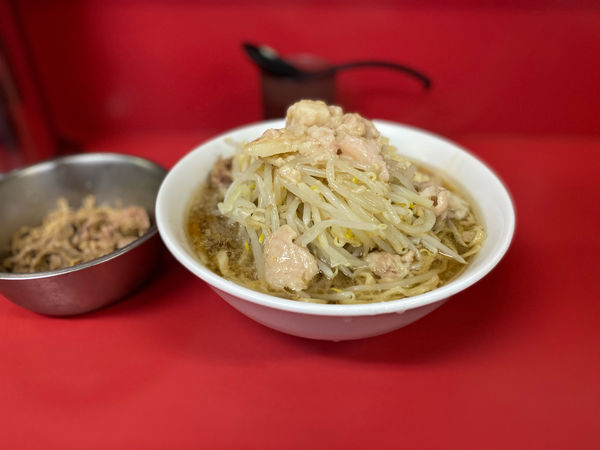 「麺半分豚2枚、ほぐし豚」@ラーメン二郎 茨城守谷店の写真