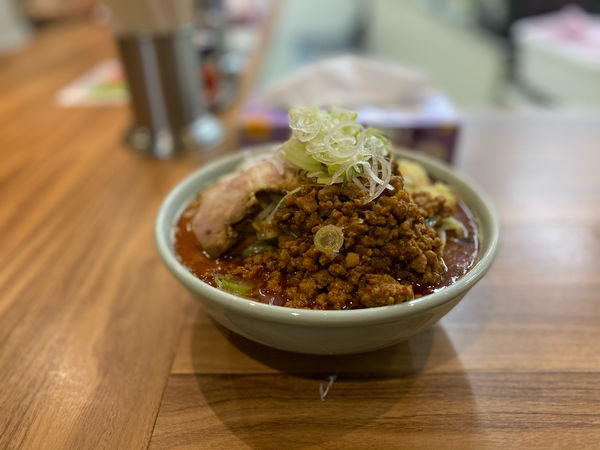 「麻辣味噌タンメン、チャーシュー、辛肉」@飯村製作所の写真