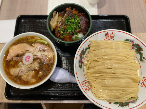 「つけそば、豚足、チャーシュー丼」@中華そば カドヤ食堂 西宮ガーデンズ店の写真