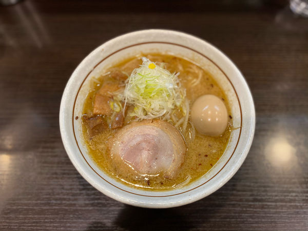 「みそらーめん、比内地鶏の味玉」@らーめん颯人の写真