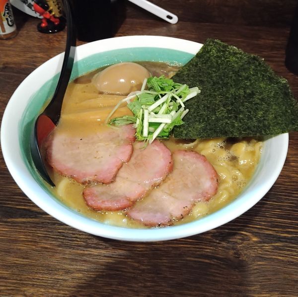 「特らぁめん(中盛り)」@自家製麺 麺屋 利八の写真