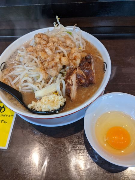 「ラーメン 小＋生タマゴ」@らーめん男盛の写真