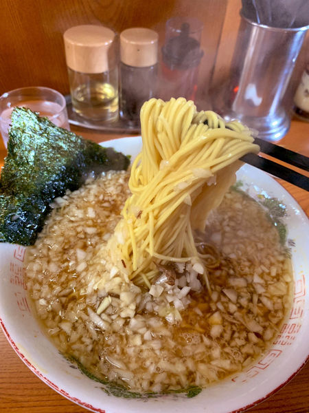 「中華そば＋タマネギ」@中華そば 吾衛門の写真