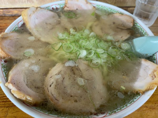 「塩チャーシューメン大盛り」@手打ちラーメン 丸富の写真