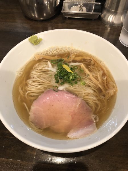 「鯵煮干しの塩そば」@町田汁場 しおらーめん進化 町田駅前店の写真