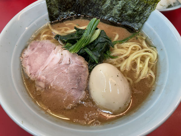 「ラーメン並(朝卵付き)」@横浜ラーメン 武蔵家 大宮店の写真