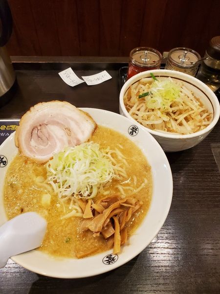 「みそらーめん ギタギタ 硬め 普通 野菜メンマ増量」@こってりらーめん誉 新松戸店の写真