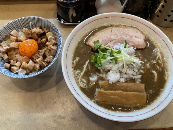「濃厚煮干しそば　平打ち麺」@麺処 浮き雲の写真