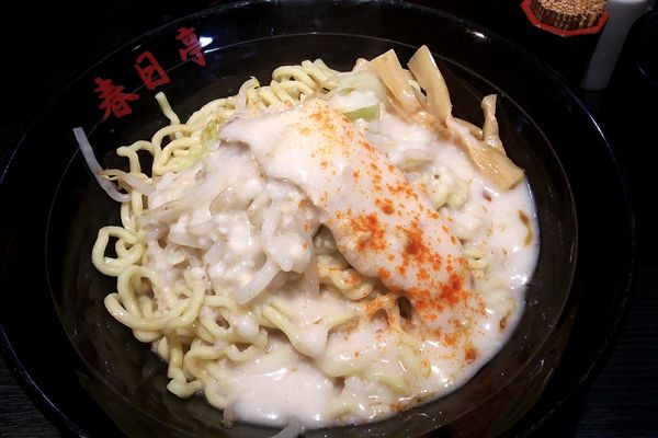 「鳥豚油そば(中盛)790円」@油そば専門店 春日亭 高田馬場駅前店の写真