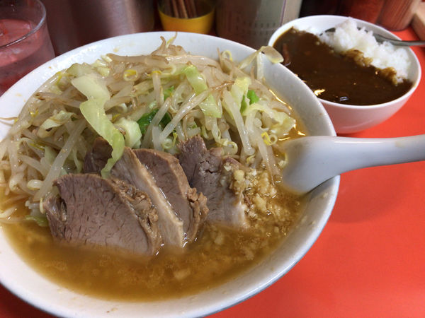 「豚入り味噌らーめん(全部)+ミニカレー 1300円」@らーめん いごっそうの写真