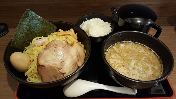 「濃厚醤油つけ麺大盛＋半ライス」@らーめん武まるの写真