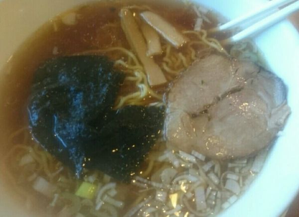 「ラーメン480円(税抜き)」@ゆうえん 二十世紀が丘店の写真