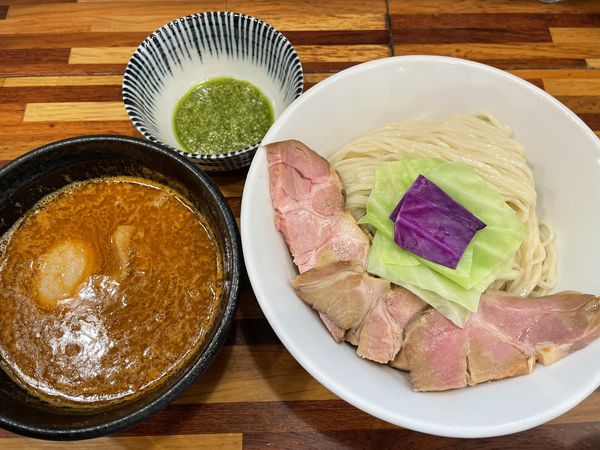 「オマール海老トマトつけ麺(特製)、別皿バジルソース」@鮮魚らーめん 五ノ神水産の写真