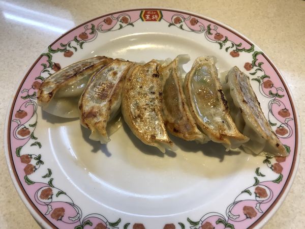 「にんにく激増し餃子　297円」@餃子の王将 仙台一番町店の写真