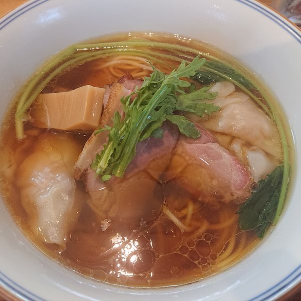 「ワンタン入り醤油らぁ麺1350円」@Ramen FeeLの写真