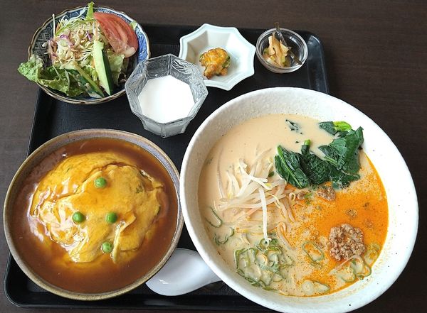 「担々麺ランチ 957円」@上海酒家の写真