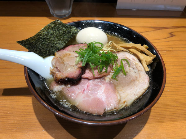 「チャーシュー中華蕎麦 + 味玉」@中華蕎麦 ひら井の写真
