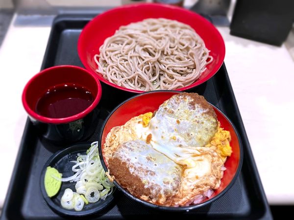 「ミニメンチカツ丼セット￥500」@名代 富士そば 飯田橋駅前店の写真