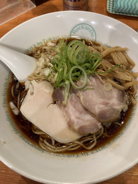 「ラーメン　醤油」@麺屋 六感堂 Rock'anDoの写真