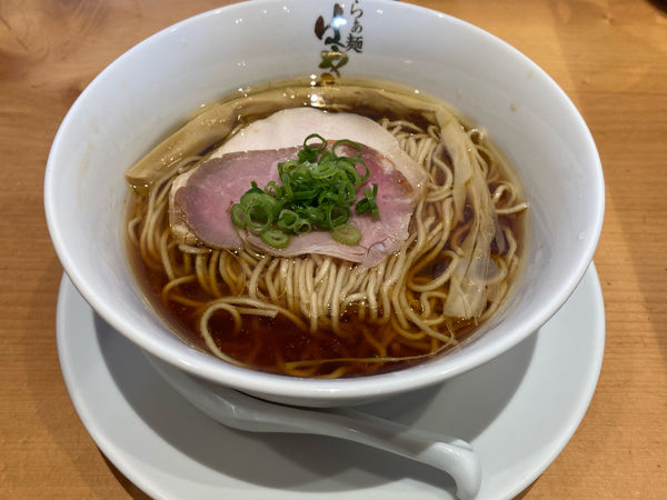 「醤油らーめん」@らぁ麵 はやし田 相模原鵜野森店の写真