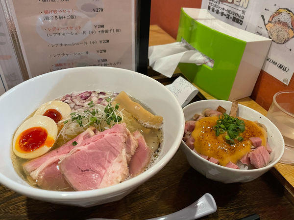 「いりこと貝の塩ラーメン(特製)」@ふく流らーめん轍 総本家 寺田町店の写真