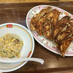 餃子2人前528円＆ジャストサイズチャーハン272円