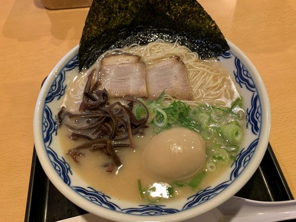 「由丸らーめん」@由丸 九段下店の写真