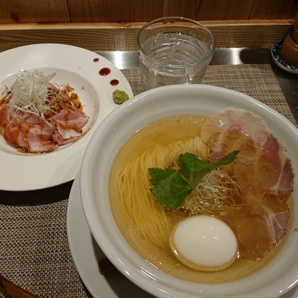 「塩らーめん(並)肉丼セット1000円、味玉100円」@成城青果の写真