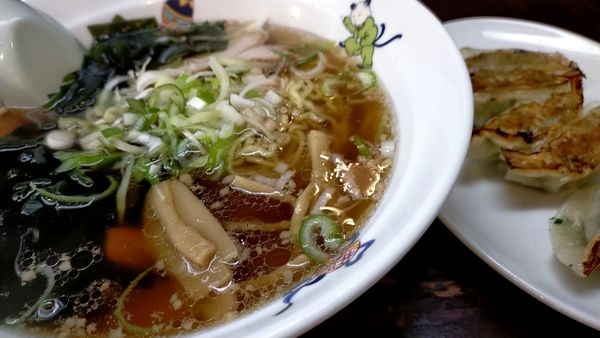 「ラーメン　餃子」@天龍 銀座街店の写真