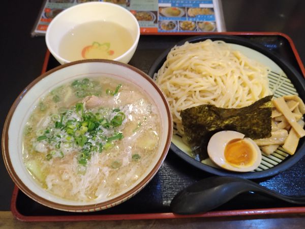 「とろチャーシュー入りつけ麺（豚骨塩）こってり度M」@ラーメン明日香 勝田台店の写真