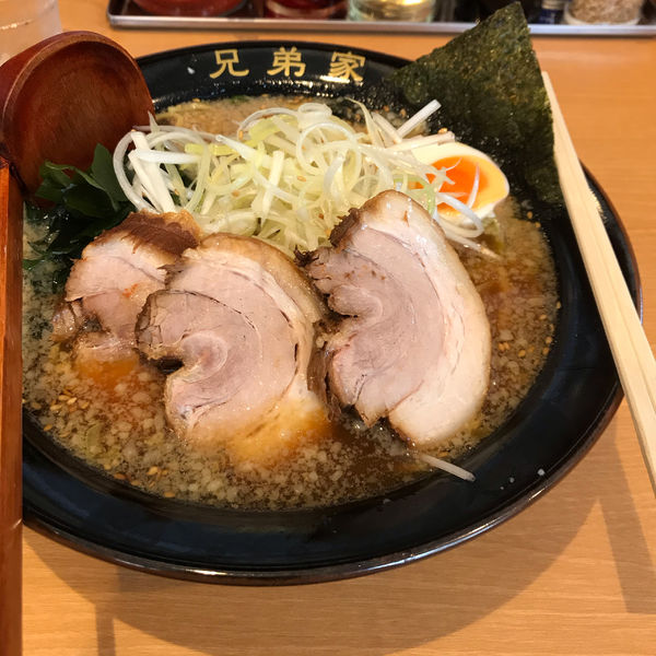 「ネギチャシュー麺（濃い、麺堅）」@ラーメン兄弟家 扇大橋商店の写真