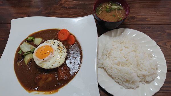 「スープカレーハンバーグ　９５０円」@和牛ハンバーグ 沢の写真