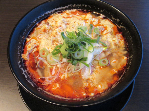 「黒酢たっぷり酸辣湯麵（1,050円）」@中国家庭料理 華琳 国分寺店の写真