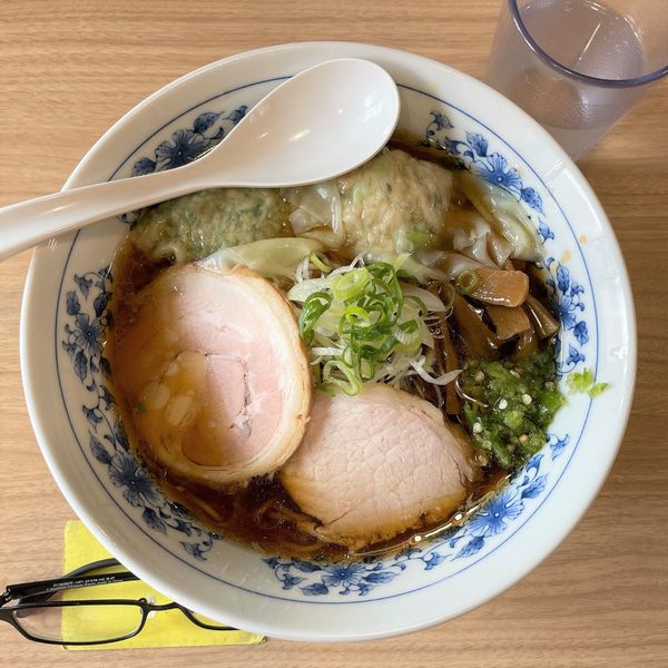 「ラーメン わんたん２つ」@覆めん 花木の写真