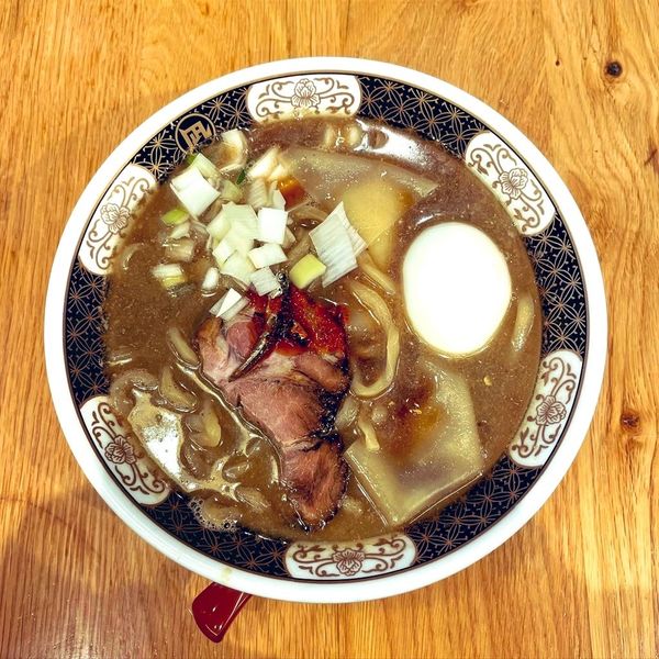 「すごい煮干しラーメン」@すごい煮干ラーメン凪 五反田西口店の写真