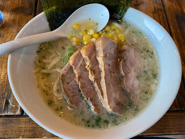 「しおちゃーしゅーめん ¥950」@らーめん桜亭 平沢店の写真