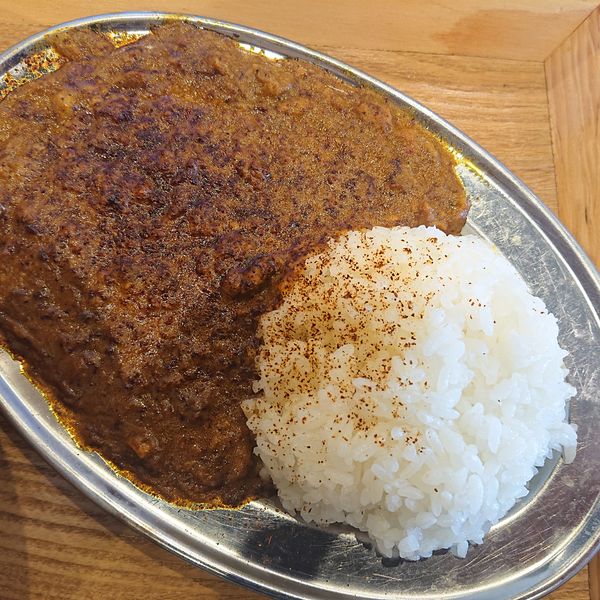 「ボルケーノモンスターパレット1680円、肉肉肉カレー380円」@Handicraft Worksの写真