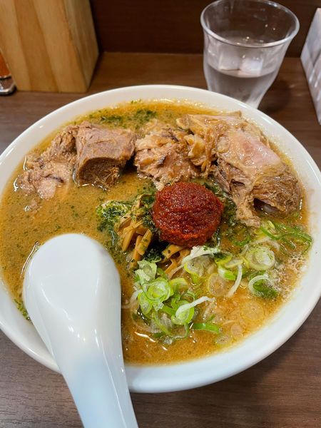 「山形辛味噌ラーメン＋豚ほぐし」@煮干し中華そば 山形屋の写真