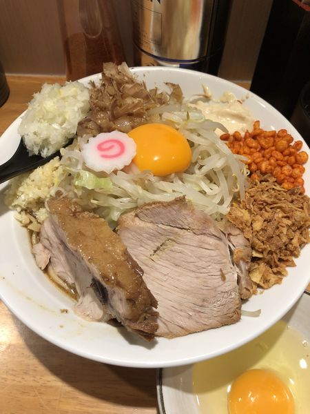 「まぜそば(大)+玉ねぎ+生たまご」@麺屋 神工の写真