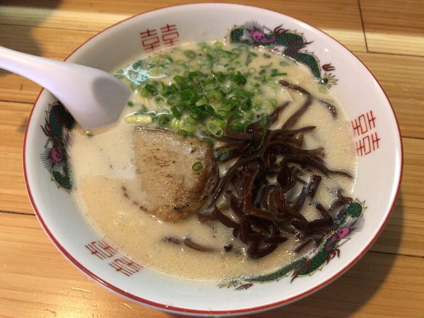 「博多豚骨ラーメン」@コハクノトキの写真