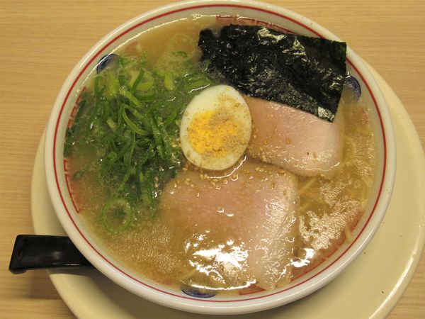 「淡口豚骨ラーメン（780円）」@空ノ色 王子店の写真