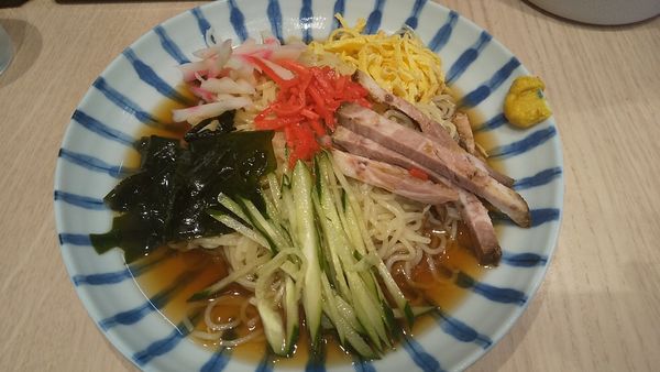 「【夏季限定】冷やし中華・中盛(¥550+50)」@肉厚わんたん麺と手作り焼売 ら麺亭 浅草支店の写真