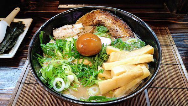 「和歌山中華そば＋海苔・ネギ・メンマ」@和歌山家の写真