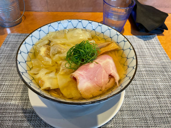 「塩煮干しわんたん中華そば」@柴崎亭の写真