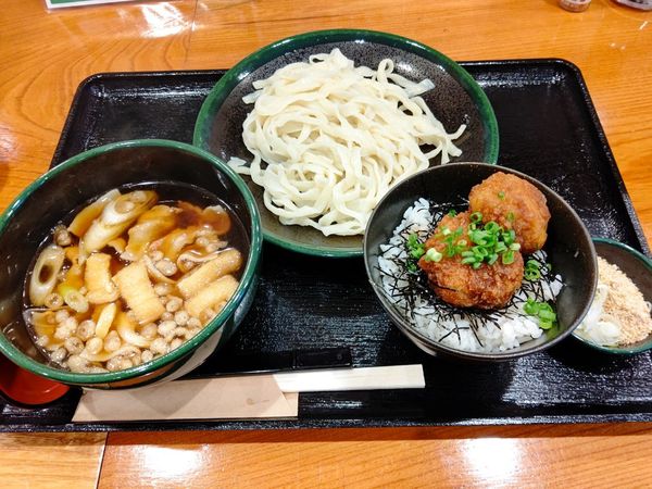 「肉汁うどん(並盛220g)680円＋ミニソースかつ丼300円」@うどん屋 うどぬの写真