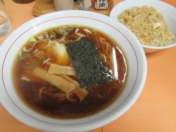 「セットⅡ(中華そば+半チャーハン)(850円)」@ごんべえの写真